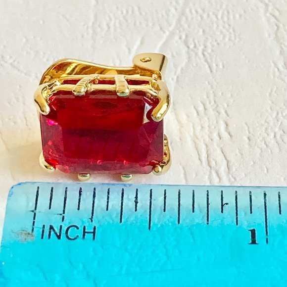 Vintage Red Glass Jewel Cut Gold Plated Clip On Earrings 1970s Made in USA New - Picture 9 of 12